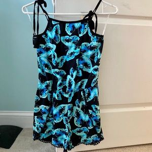 🦋Beautiful romper with adjustable strap 🦋